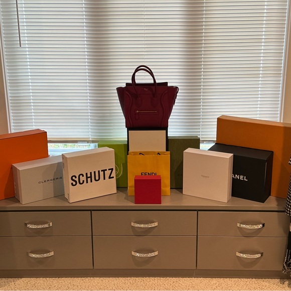 Posher Ambassador II Susan. Top seller. Top rated seller 5 ⭐️ 1 day shipping - Picture 12 of 13